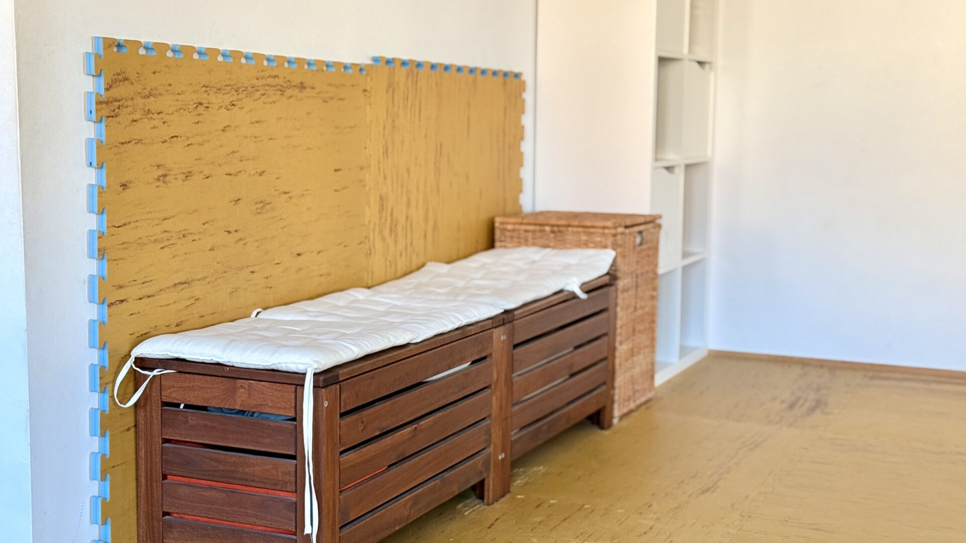 Sitzgelegenheit in der Taekwondoschule Sonner in Nersingen-Straß