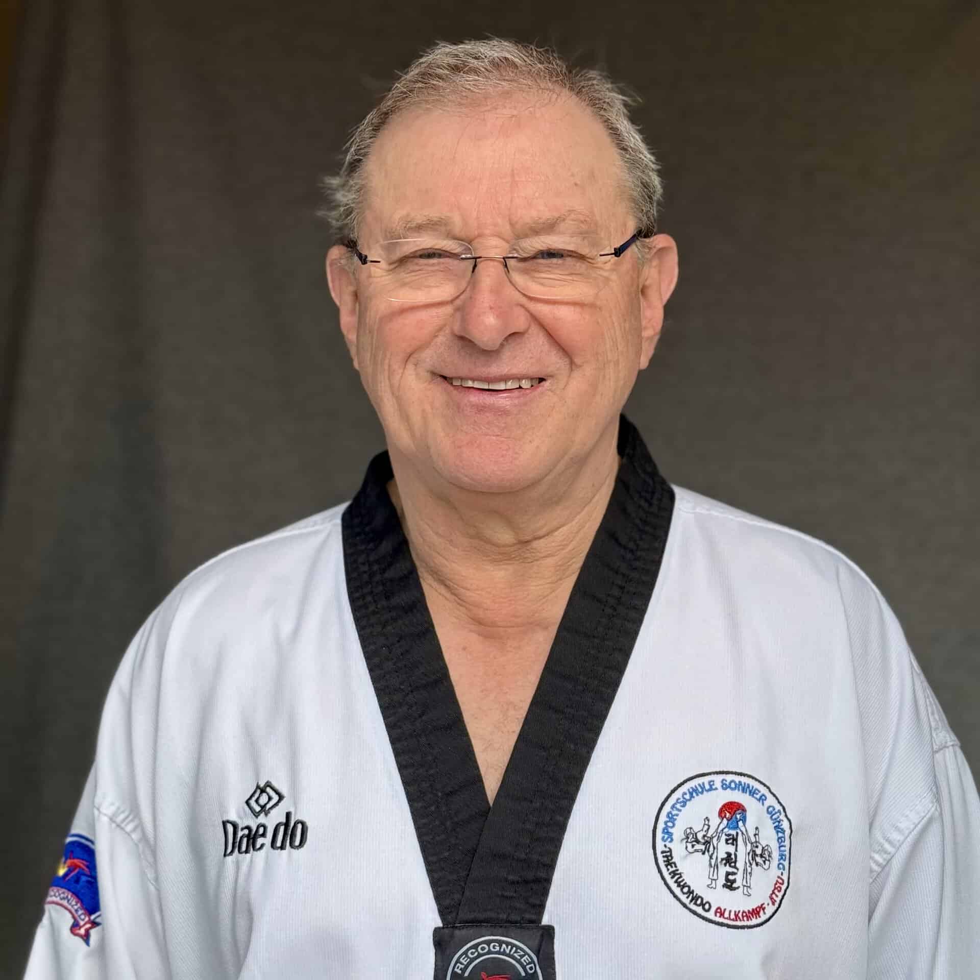 Portrait von Günter Sonner im Dobok
