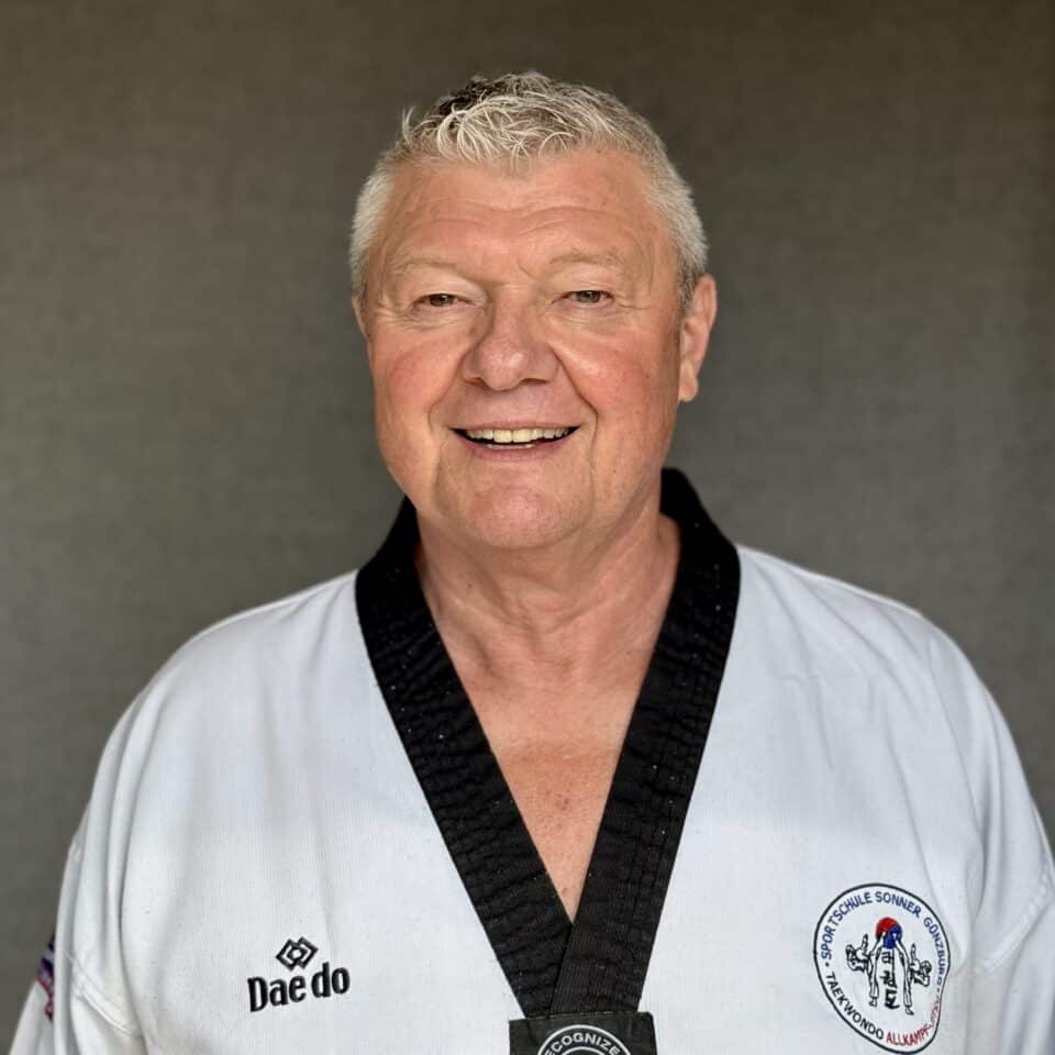 Portrait von Lorenz Bäuml im Dobok